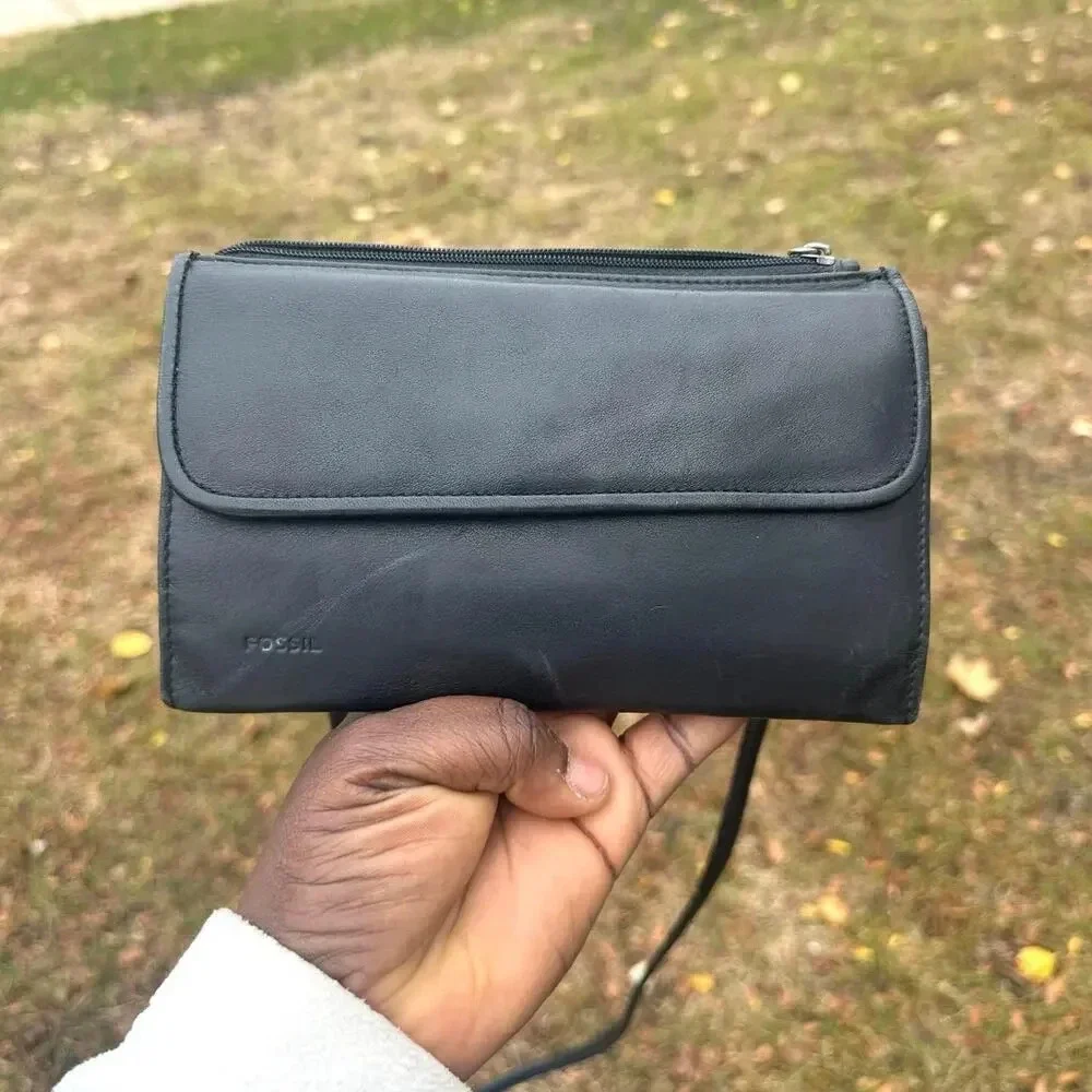 Fossil Genuine Leather Crossbody Women’s Wallet‎